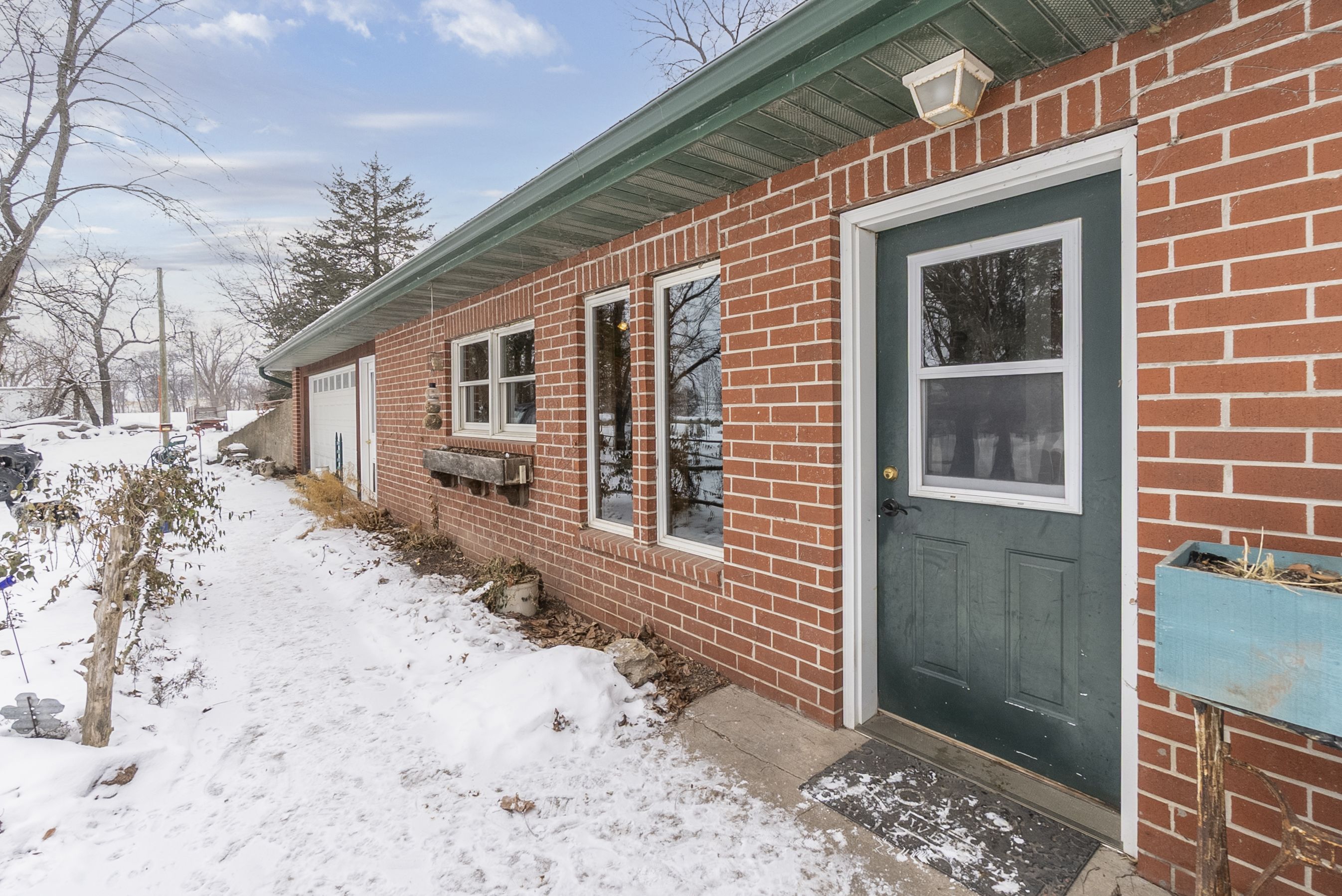 Listing Photo: 6-print-3251 Brandon Diagonal Blvd_Edits (6 of 52)